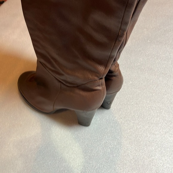 Colin Stuart leather over the knee pull on boots. - Picture 5 of 8